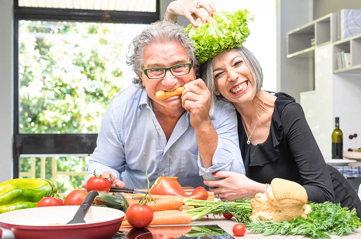 couple reducing inflammation through food