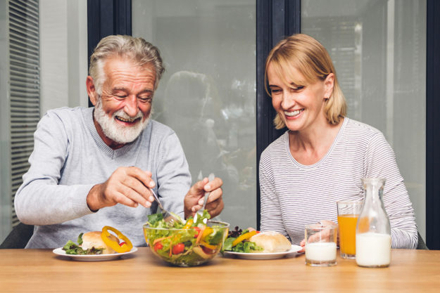 seniors eating healthy to help them quit smoking