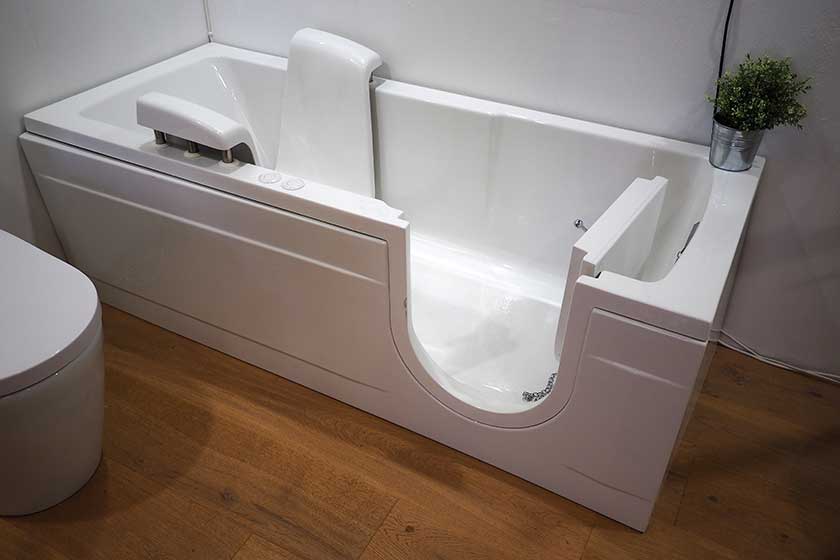 Handicapped disabled access bathroom bathtub with electric handles Handicapped disabled access bathroom bathtub with electric handles