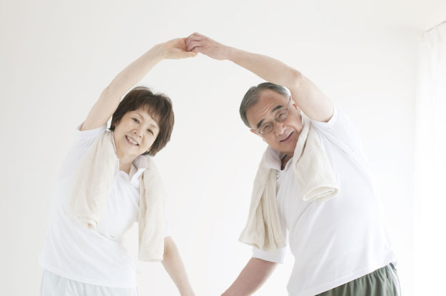 senior-couple-doing-preparatory-exercise senior-couple-doing-preparatory-exercise
