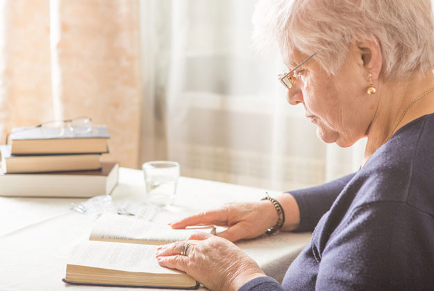 Is Reading Beneficial For Seniors? Is Reading Beneficial For Seniors?