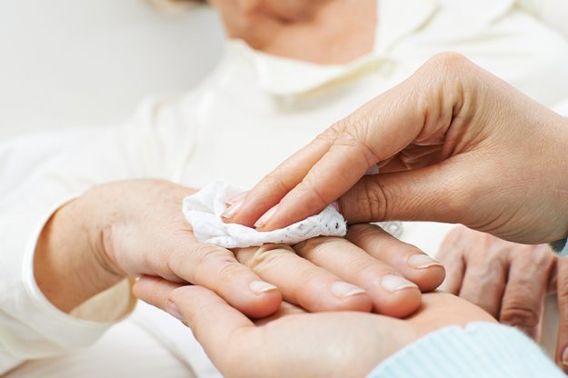Tips For Helping Seniors Maintain Their Personal Hygiene
