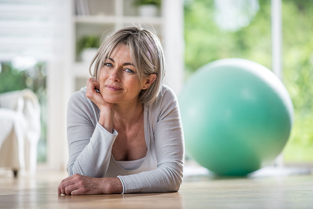 5 Indoor Exercises To Keep Seniors Healthy - Discovery Village