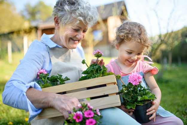 Try These Interesting Activities With Your Elderly Loved One This Spring Try These Interesting Activities With Your Elderly Loved One This Spring