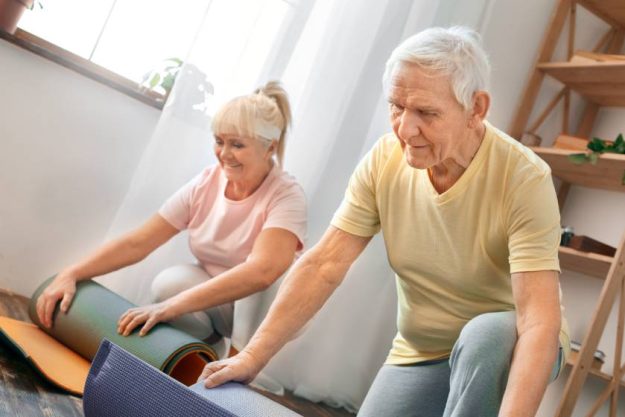 How Yoga Improves Seniors’ Mental Health how-yoga-improves-seniors'-mental-health-img.jpg