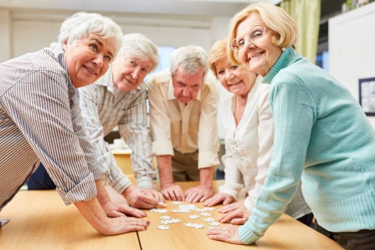 Top Tips For Making New Friends In Senior Living