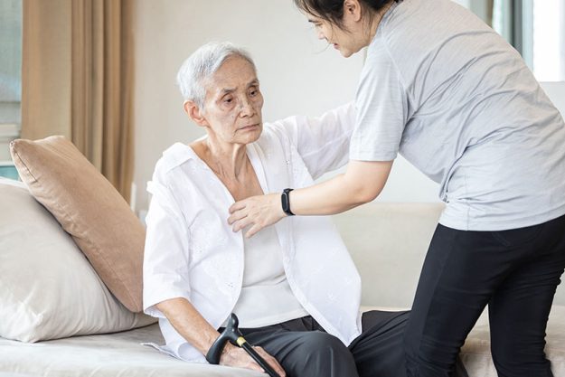 How To Encourage Independent Dressing In Your Loved One With Dementia How To Encourage Independent Dressing In Your Loved One With Dementia