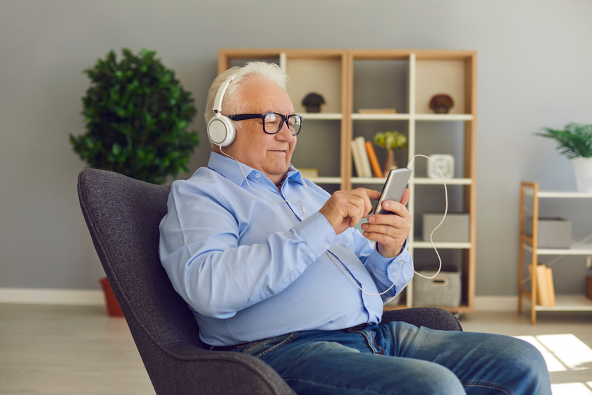 10 Podcast Recommendations About Senior Lifestyle You'll Love To Listen To