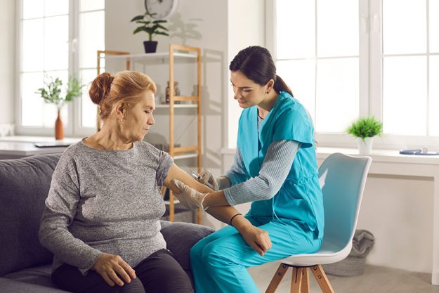 Aging In Place Vs. Assisted Living Facilities Near Port Saint Lucie, FL: How To Decide