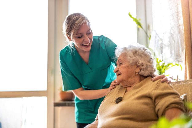 How To Ensure Senior Assisted Living Facilities In Collier County, Florida Meets Your Loved One's Care Needs