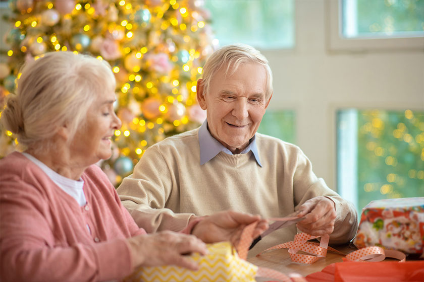 Best Holiday Gifts for Parents in Assisted Living 