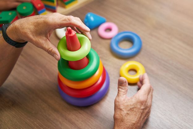 Enjoy 10 Memory-Sharpening Activities In Memory Care Facilities Near Florida Gardens, FL