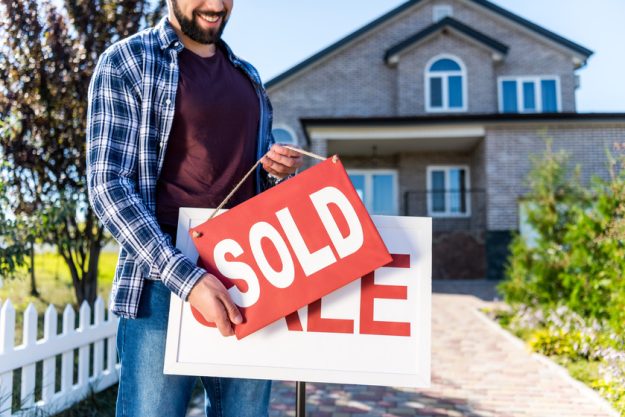 A Guide To Helping Your Aging Parents To Sell A House To Pay For Dementia Assisted Living In Loxahatchee, FL A Guide To Helping Your Aging Parents To Sell A House To Pay For Dementia Assisted Living In Loxahatchee, FL