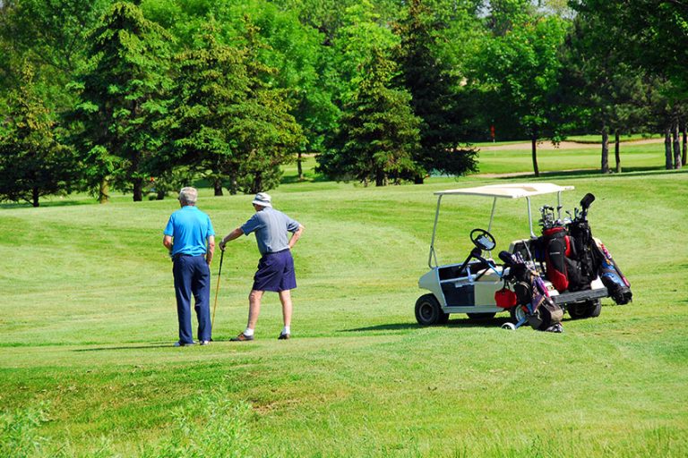 Seniors golfing Seniors golfing