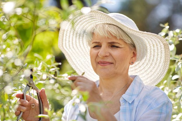 8 ways to turn loneliness into a peaceful solitude img