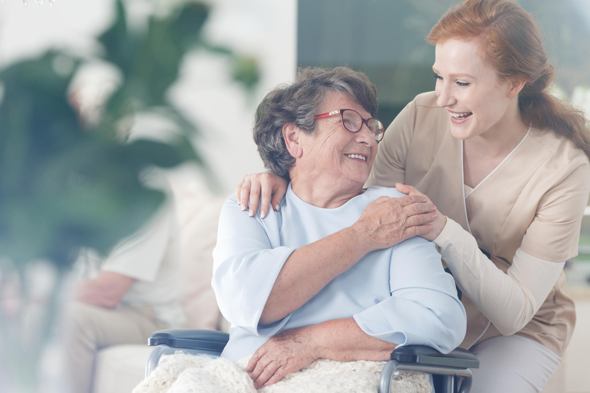 Happy,Patient,Is,Holding,Caregiver,For,A,Hand,While,Spending Happy,Patient,Is,Holding,Caregiver,For,A,Hand,While,Spending